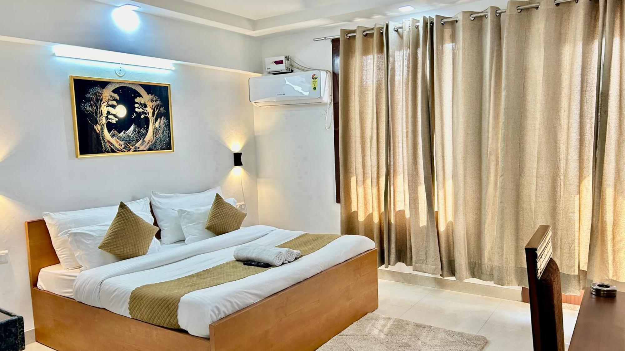 Aura Luxury Studio I Couple Friendly I Near Golf Course Road, Sector 57, Gurgaon Exterior foto