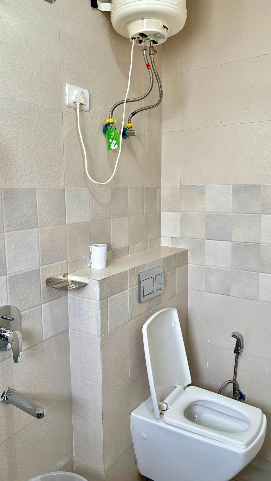 Aura Luxury Studio I Couple Friendly I Near Golf Course Road, Sector 57, Gurgaon Exterior foto