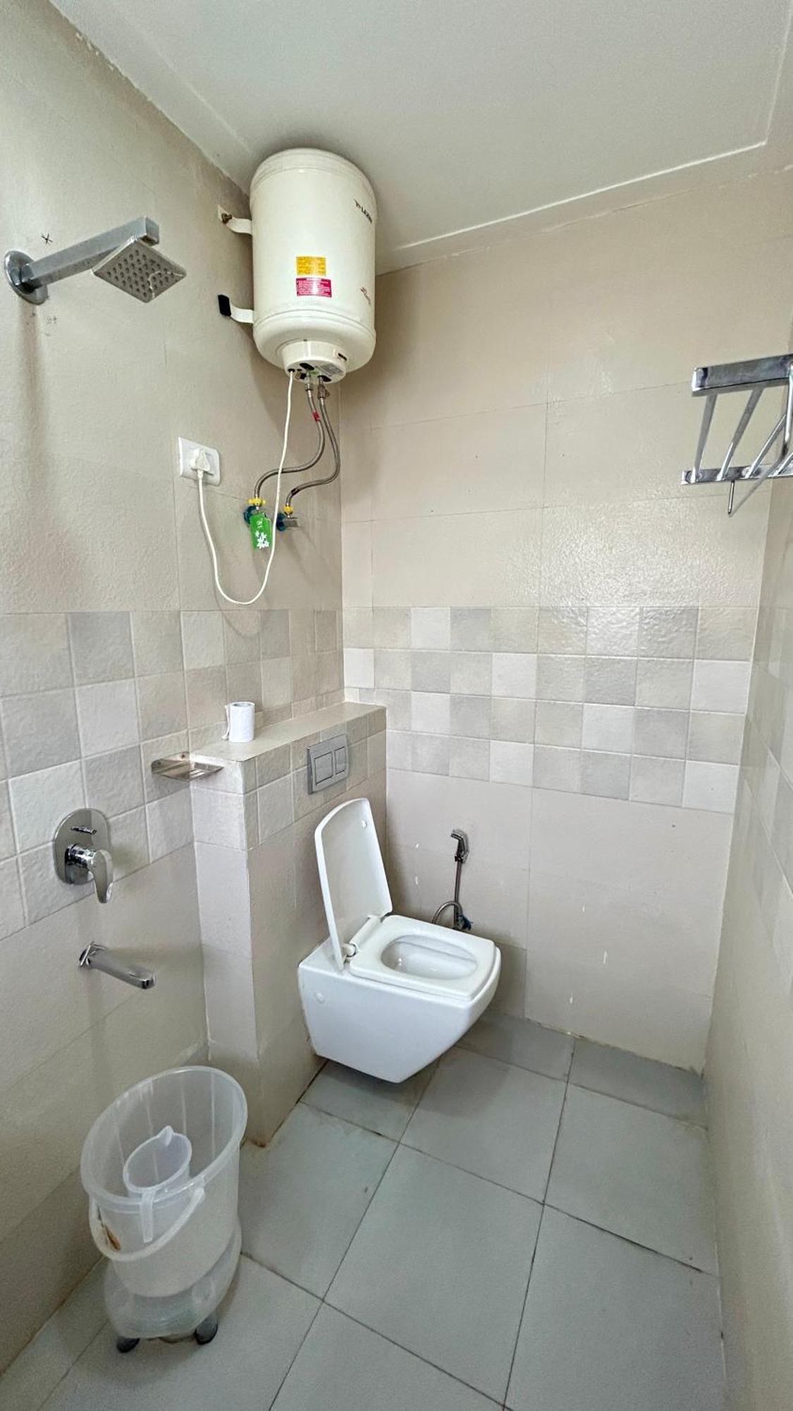 Aura Luxury Studio I Couple Friendly I Near Golf Course Road, Sector 57, Gurgaon Exterior foto
