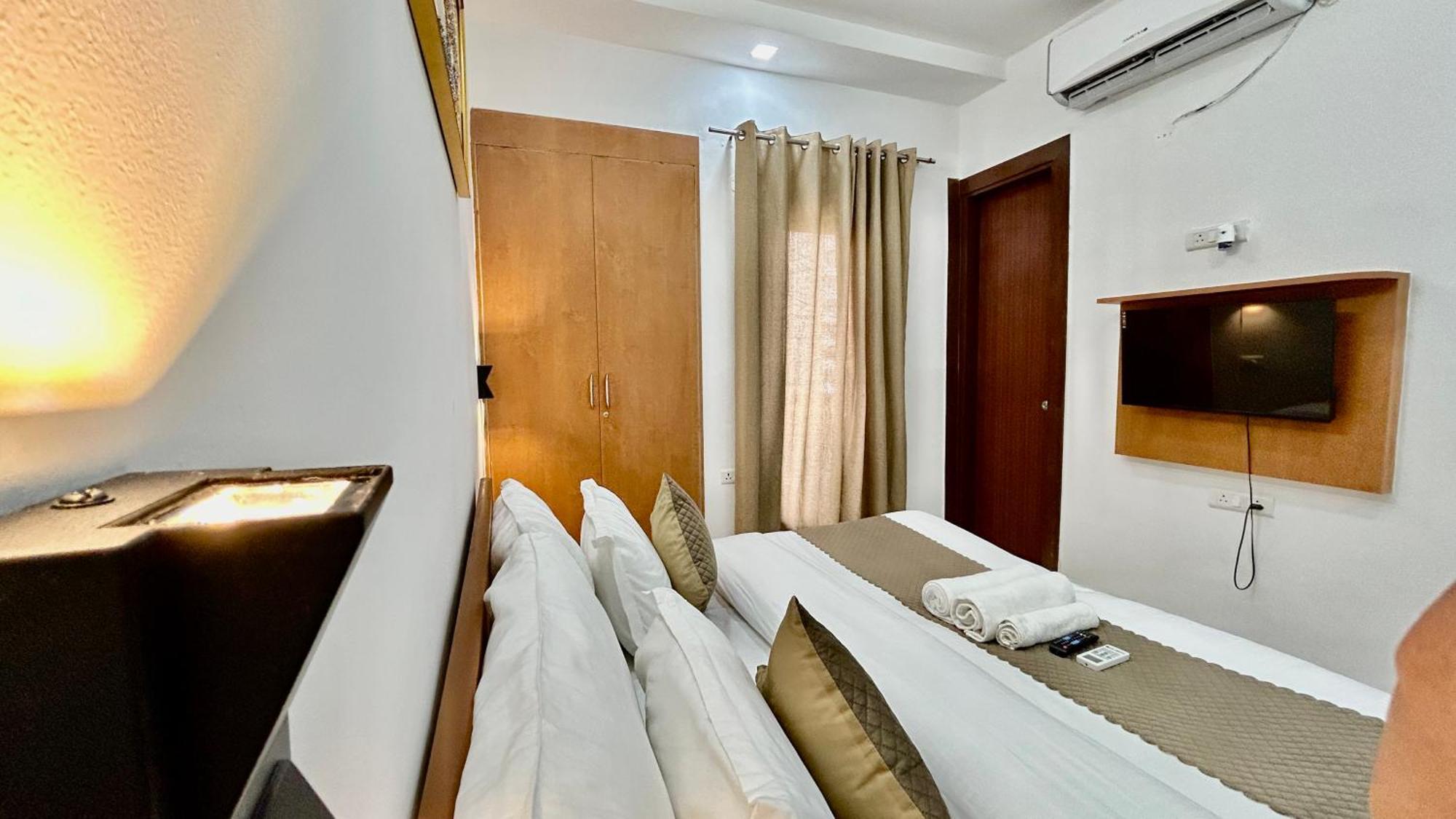 Aura Luxury Studio I Couple Friendly I Near Golf Course Road, Sector 57, Gurgaon Exterior foto